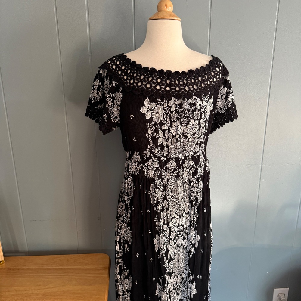 Soft Surroundings Sz M Black/White Floral Crochet Lace Maxi Dress Dark Romantic